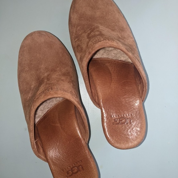 UGG Abbie Womens 6 Mule Clog Slip On 5772 Suede Leather Tan Chestnut Wood Studs - Picture 5 of 9